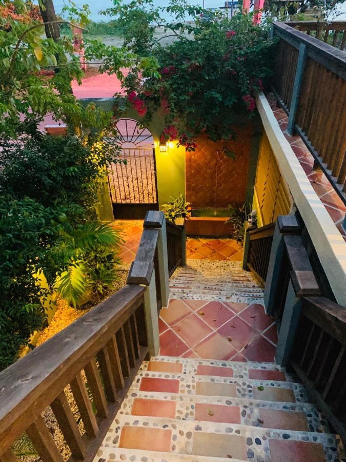 Puertas Bed and Breakfast Vieques Exteriör bild